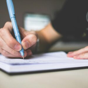 Como ganhar dinheiro escrevendo com a ajuda da inteligência artificial (mesmo sendo iniciante)